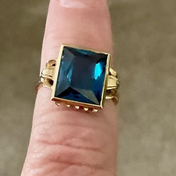 10k London Blue Topaz Yellow Gold Ring - Picture 5 of 12